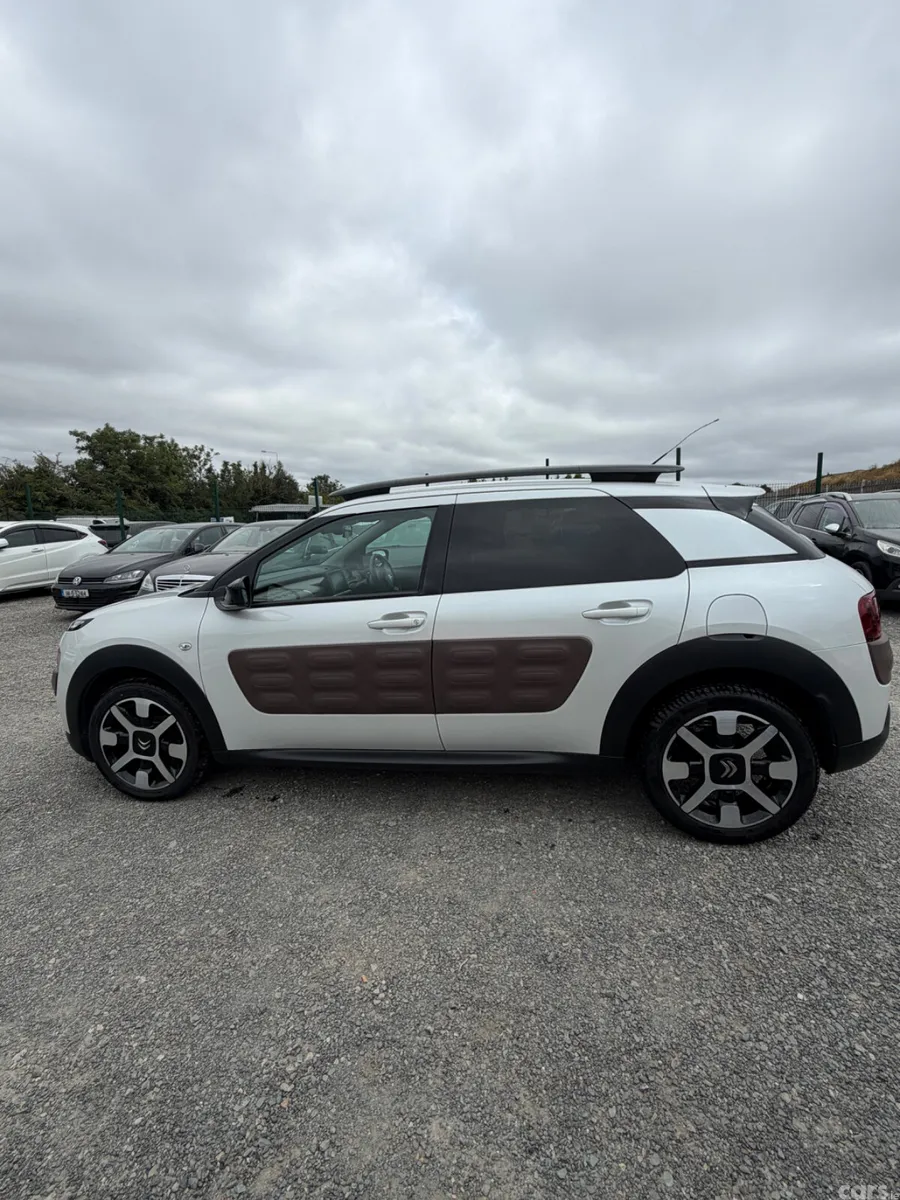 Citroen C4 Cactus Hatchback, Petrol, 2017, White