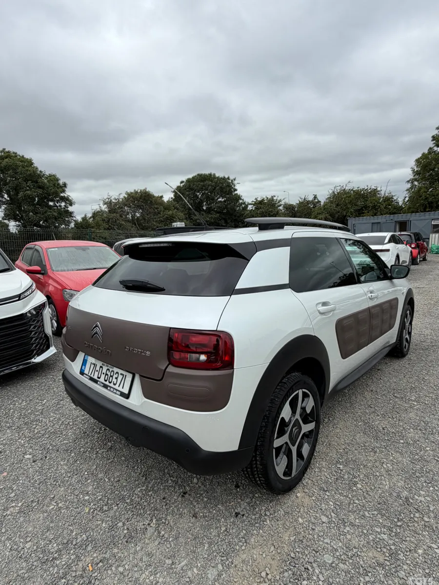 Citroen C4 Cactus Hatchback, Petrol, 2017, White