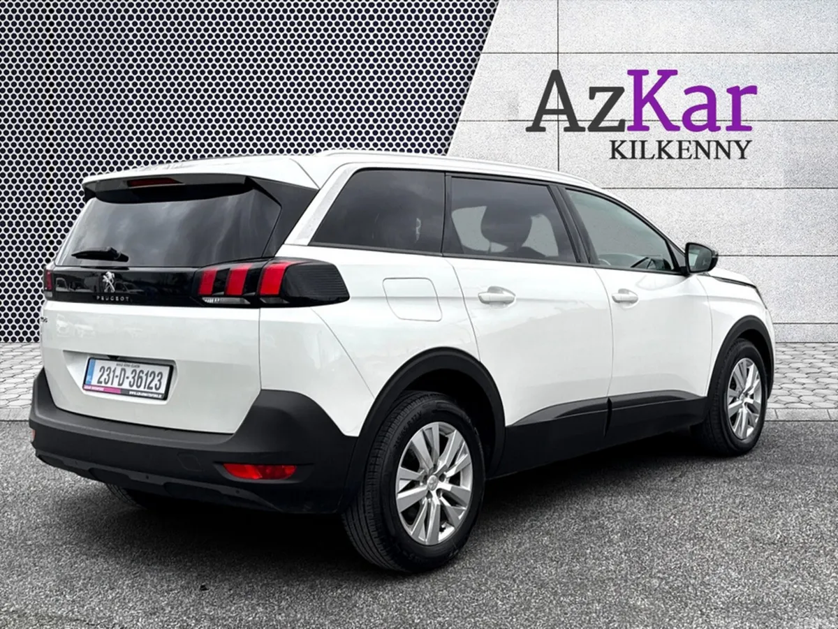 Peugeot 5008 MPV, Diesel, 2023, White