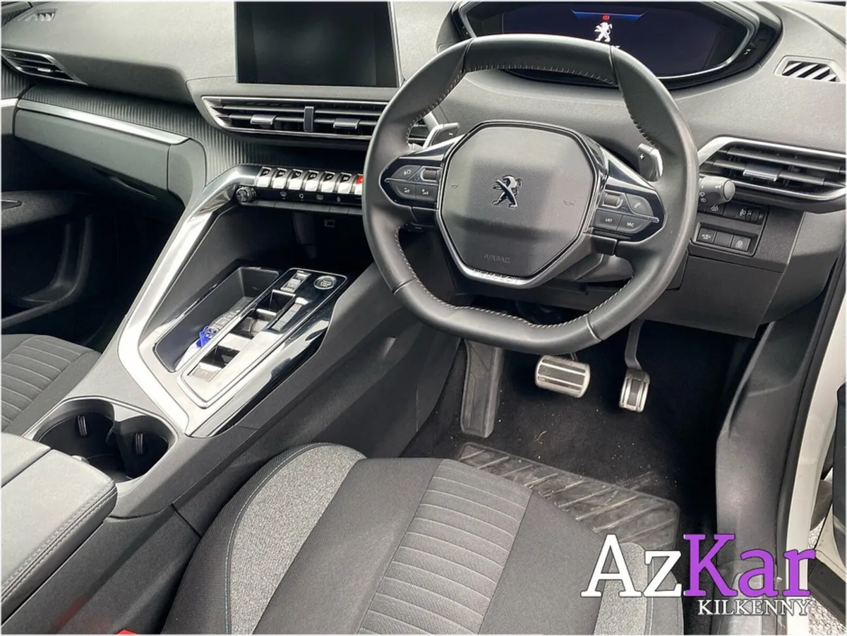 Peugeot 5008 MPV, Diesel, 2023, White