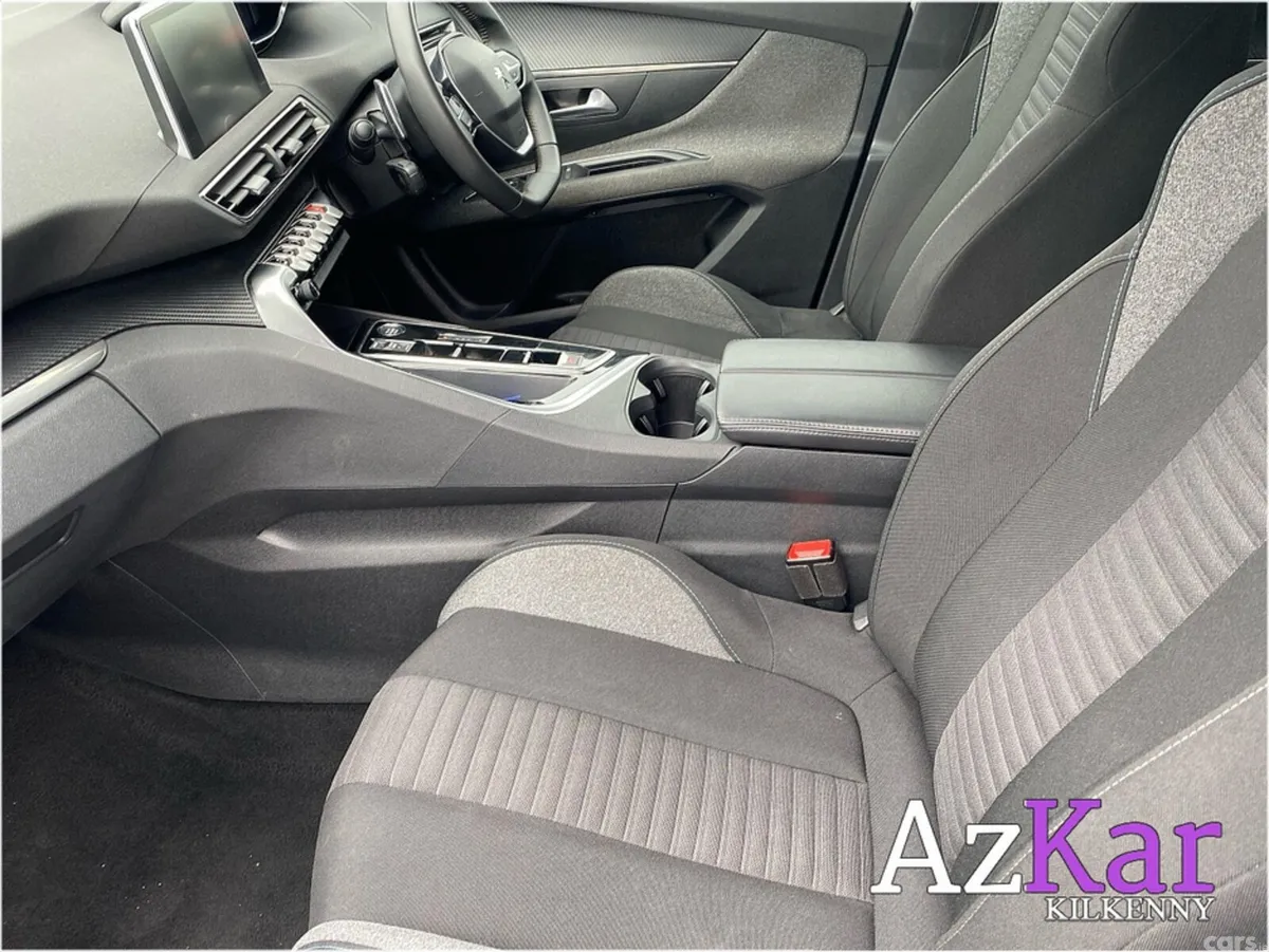 Peugeot 5008 MPV, Diesel, 2023, White