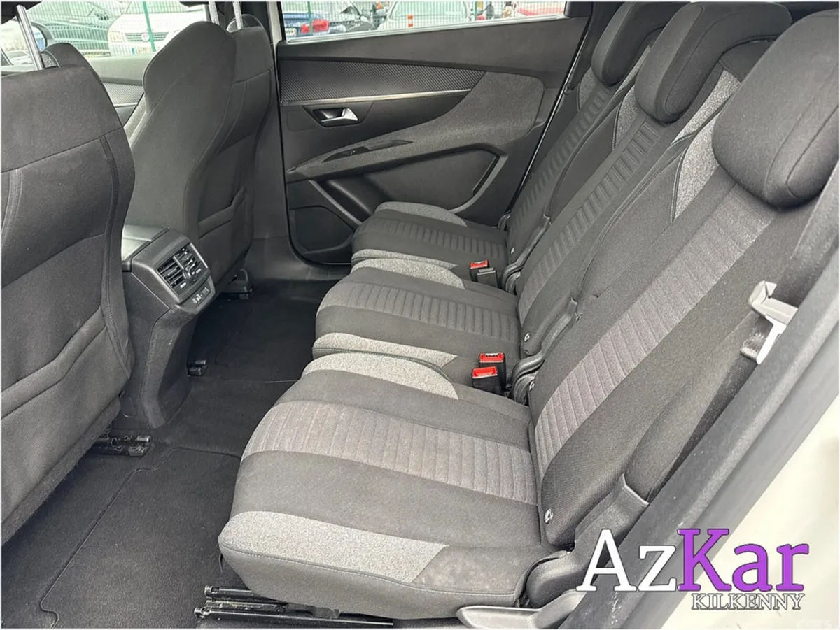Peugeot 5008 MPV, Diesel, 2023, White