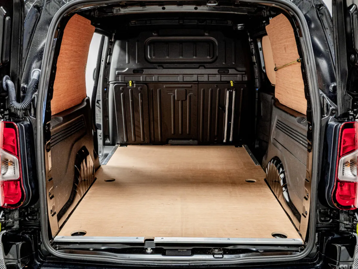 Peugeot Partner Van, Diesel, 2026, Black