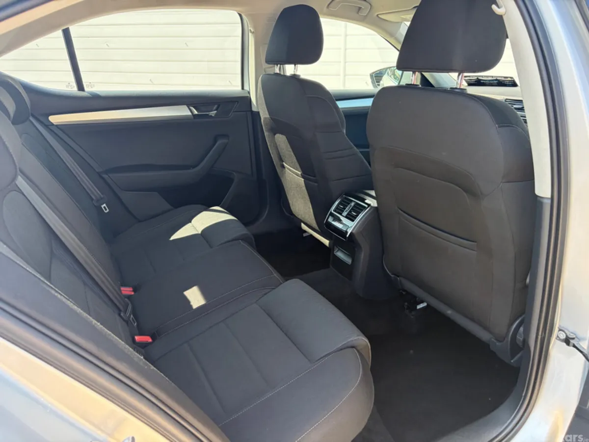 Skoda Superb Hatchback, Diesel, 2019, Grey