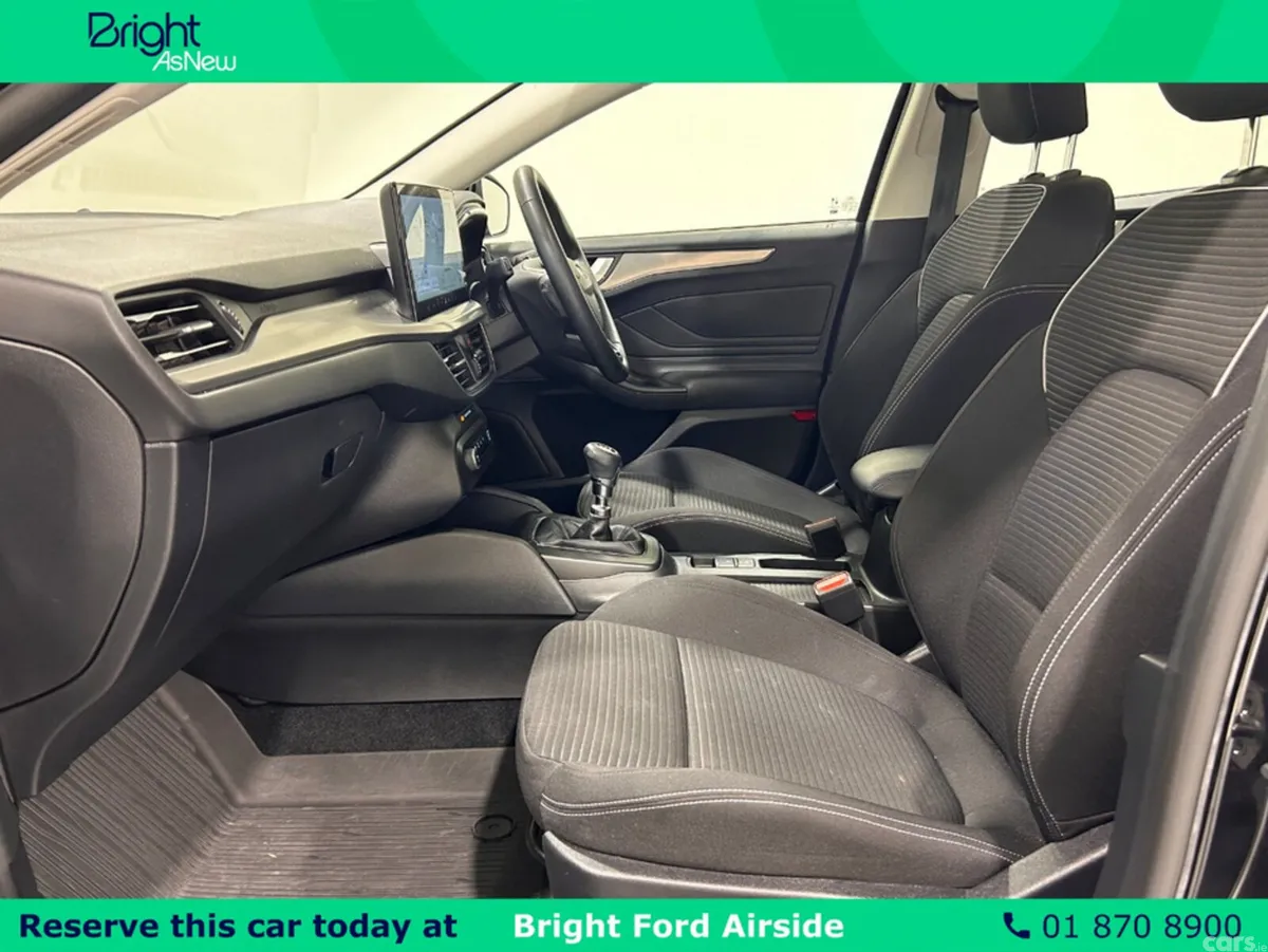 Ford Focus Hatchback, Petrol, 2023, Black