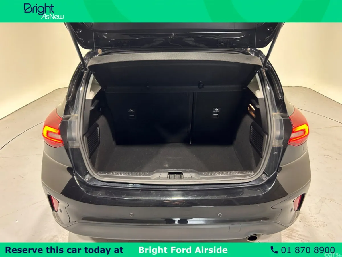 Ford Focus Hatchback, Petrol, 2023, Black
