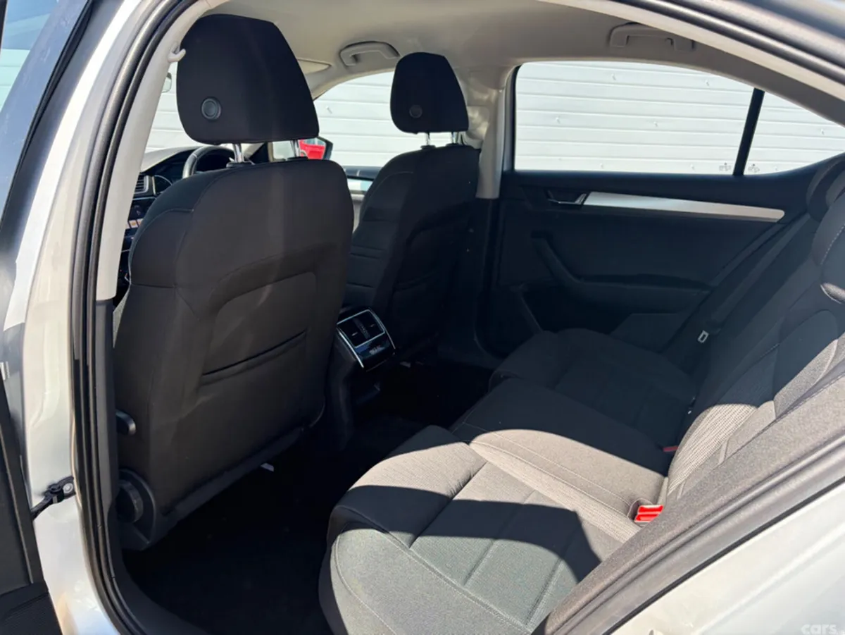 Skoda Superb Hatchback, Diesel, 2019, Grey