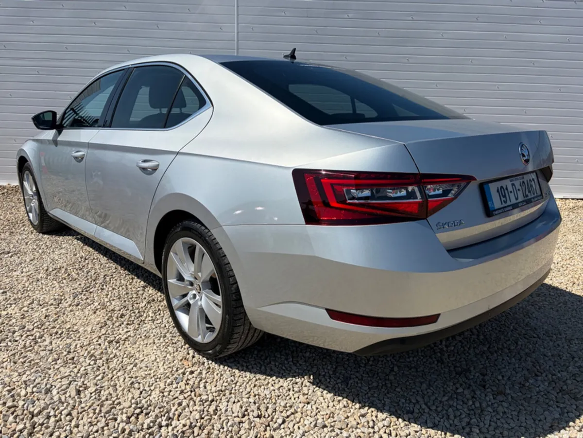 Skoda Superb Hatchback, Diesel, 2019, Grey