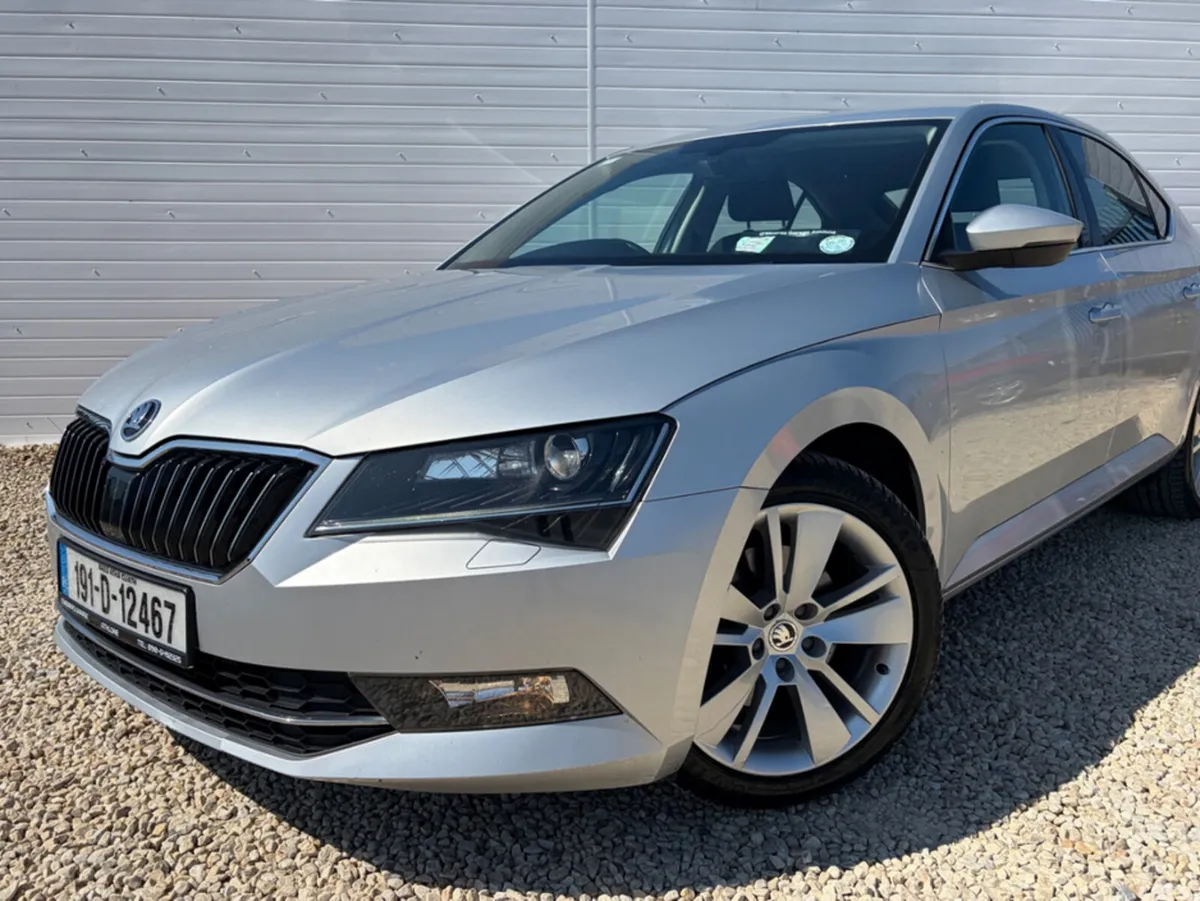Skoda Superb Hatchback, Diesel, 2019, Grey