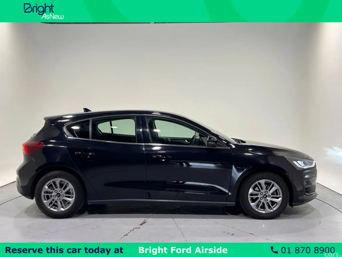 Ford Focus Hatchback, Petrol, 2023, Black