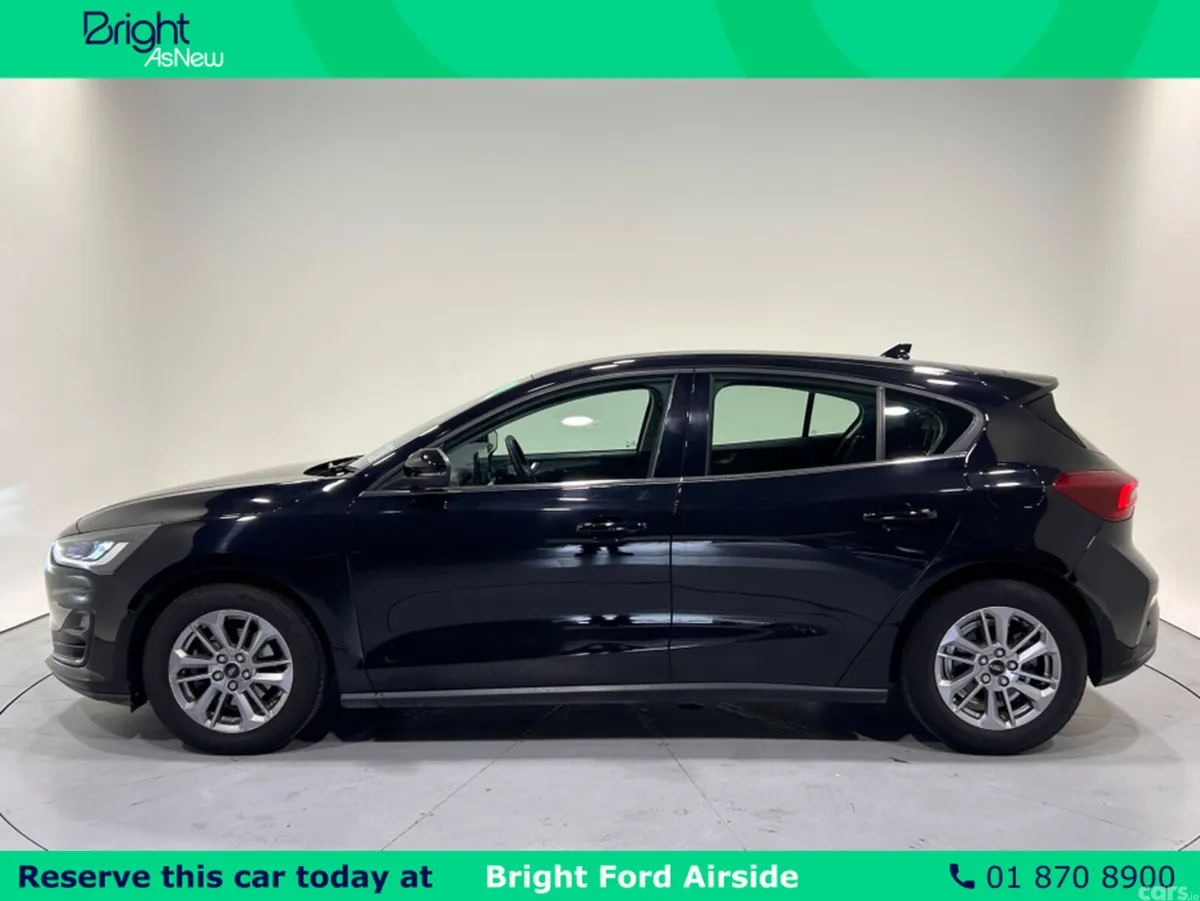 Ford Focus Hatchback, Petrol, 2023, Black