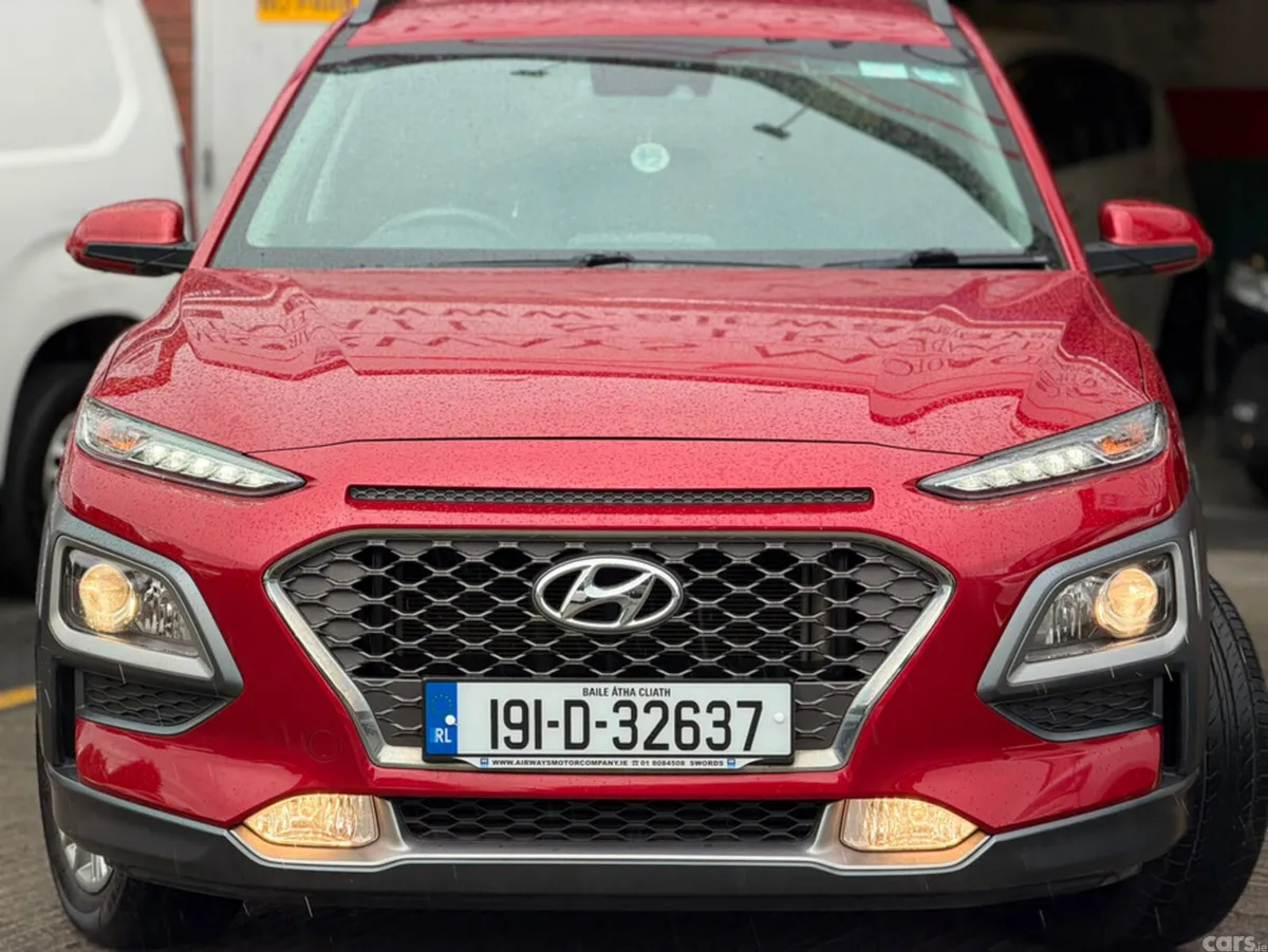 Hyundai KONA MPV, Petrol, 2019, Red