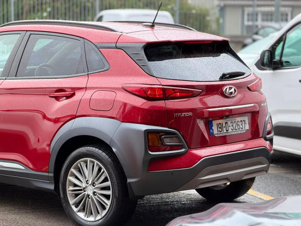 Hyundai KONA MPV, Petrol, 2019, Red