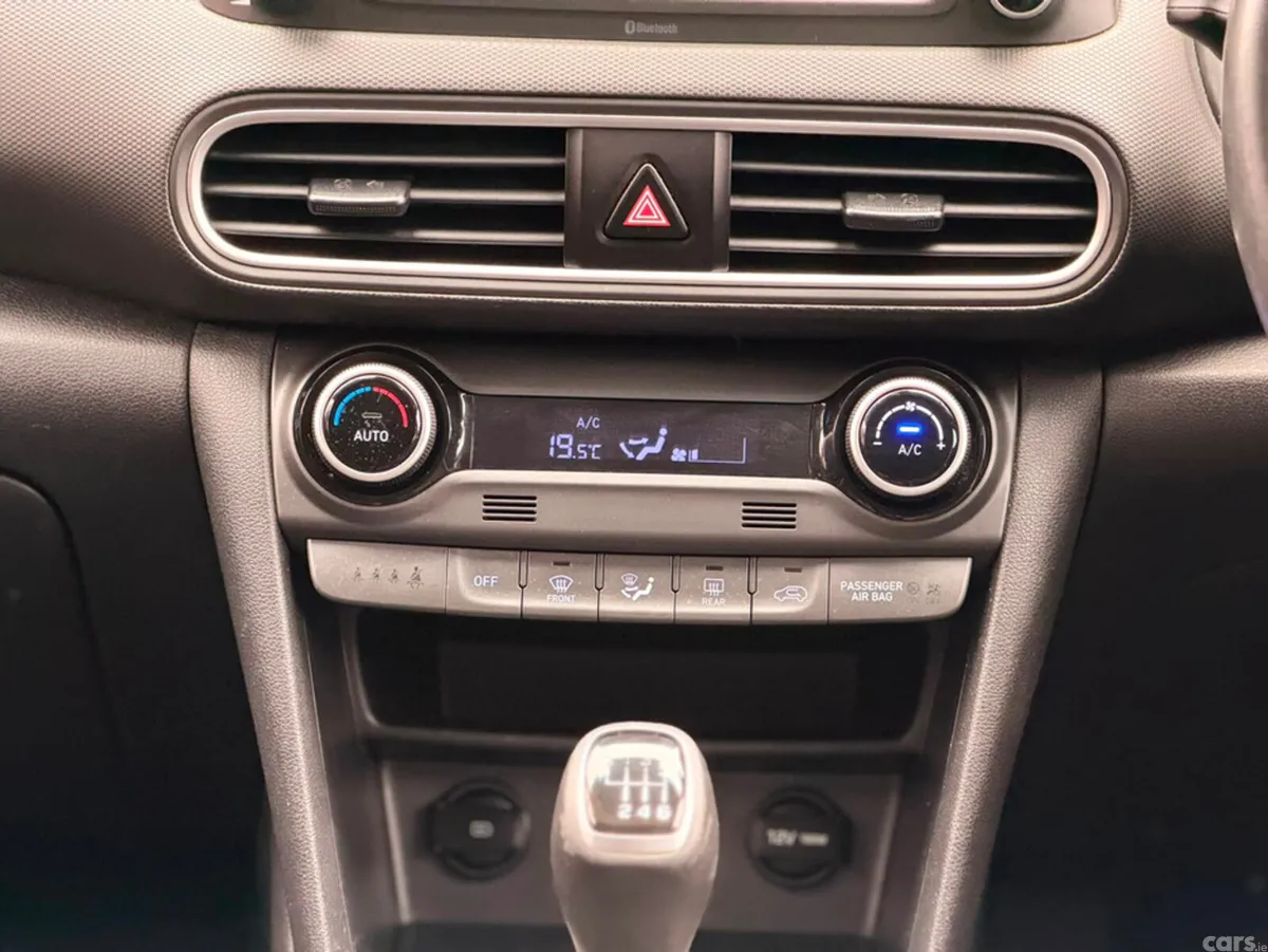 Hyundai KONA MPV, Petrol, 2019, Red