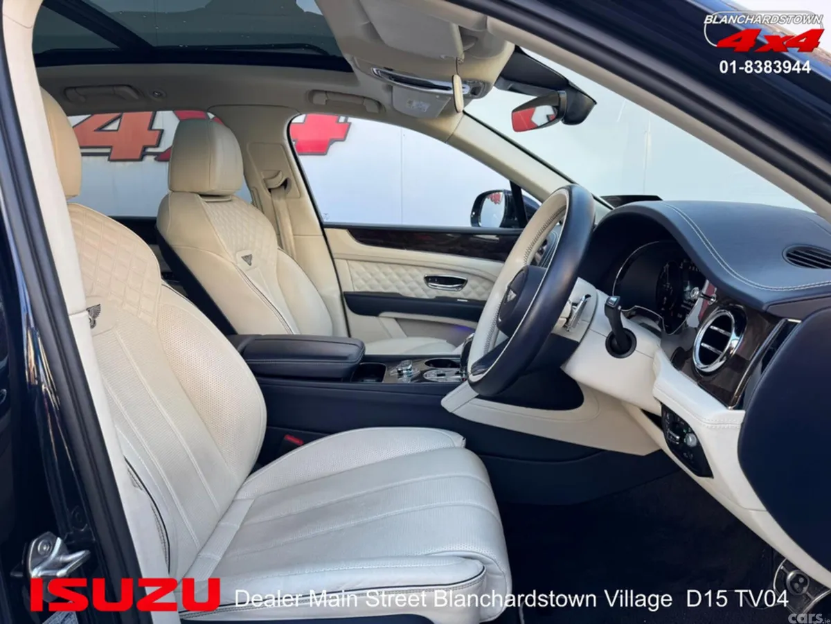 Bentley Bentayga Estate, Petrol Plug-in Hybrid, 2022, Blue