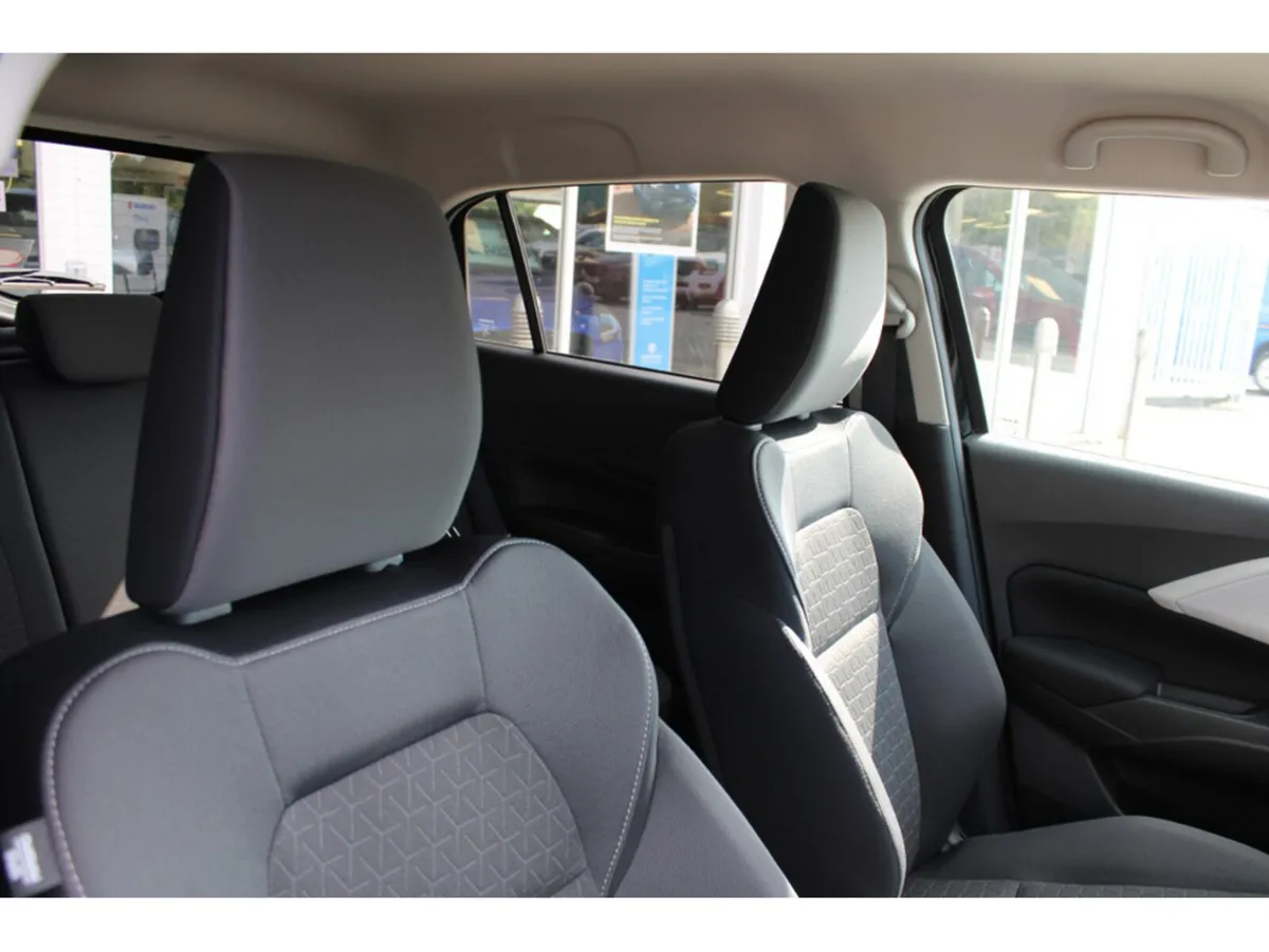 Suzuki Swift Hatchback, Petrol Hybrid, 2027, Black