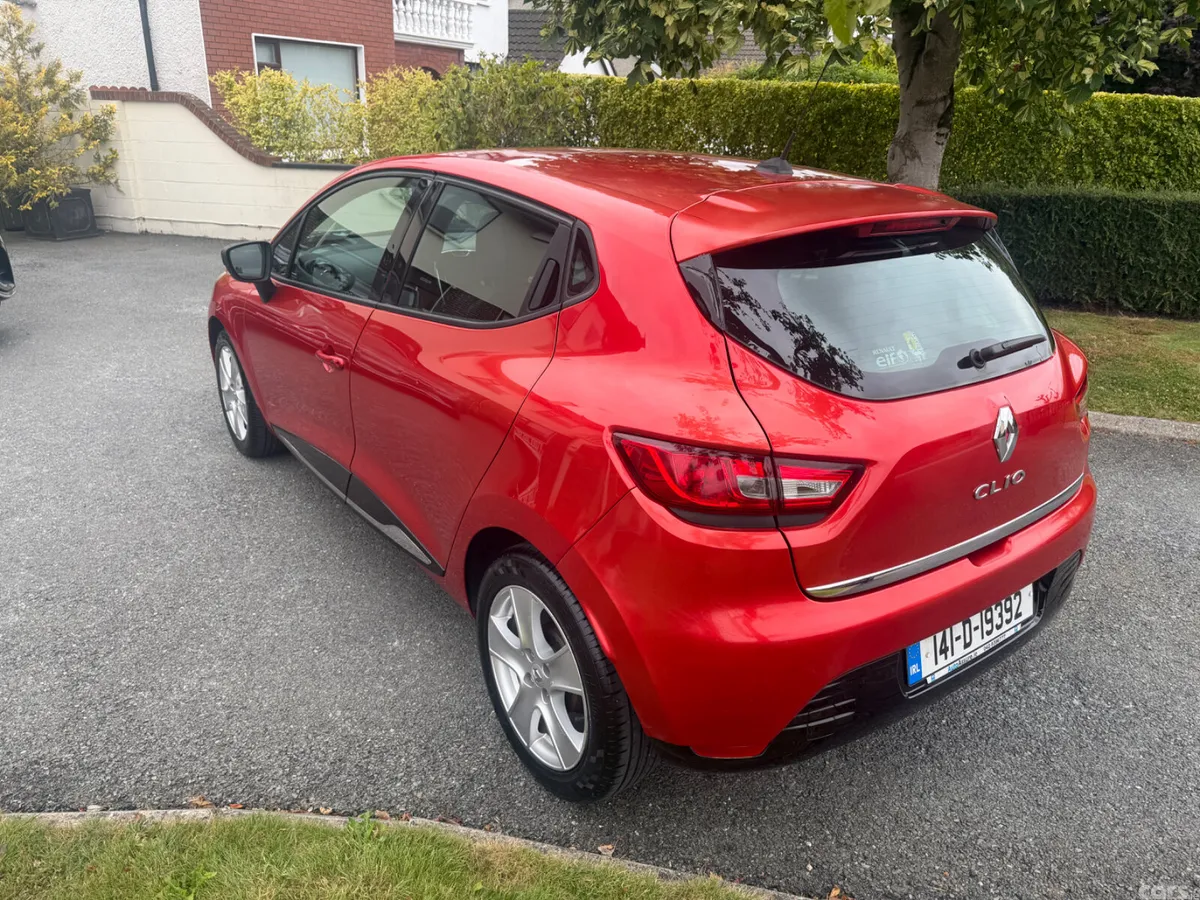 Renault Clio Hatchback, Petrol, 2014, Red