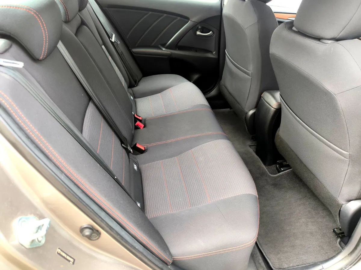 Toyota Avensis Saloon, Diesel, 2018, Brown