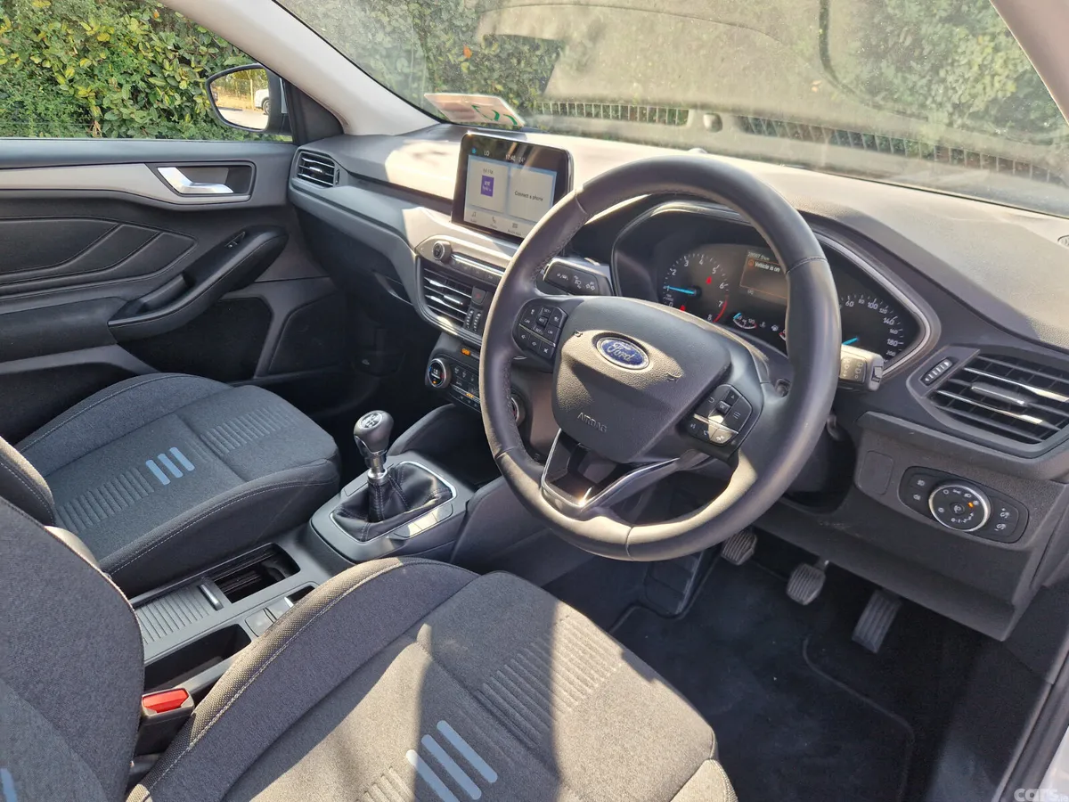 Ford Focus Hatchback, Petrol, 2022, Silver