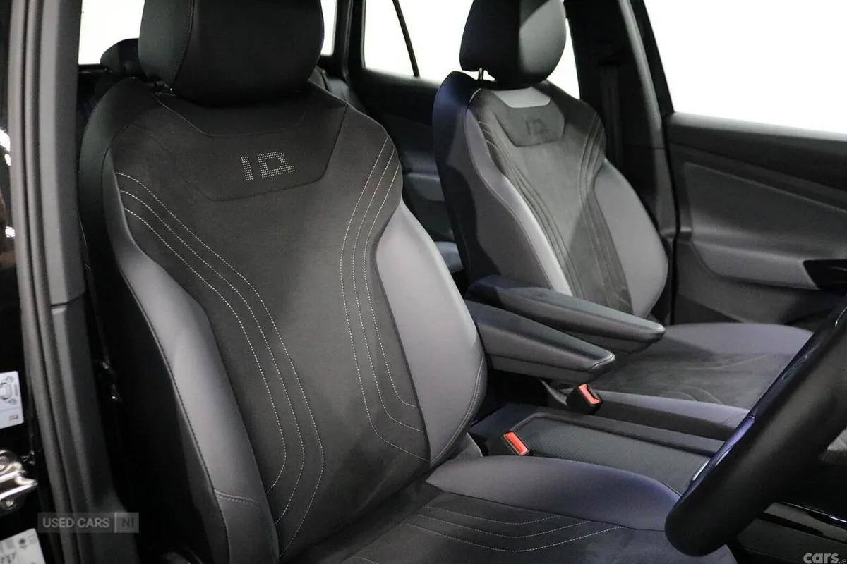 Volkswagen ID.4 SUV, Electric, 2023, Black