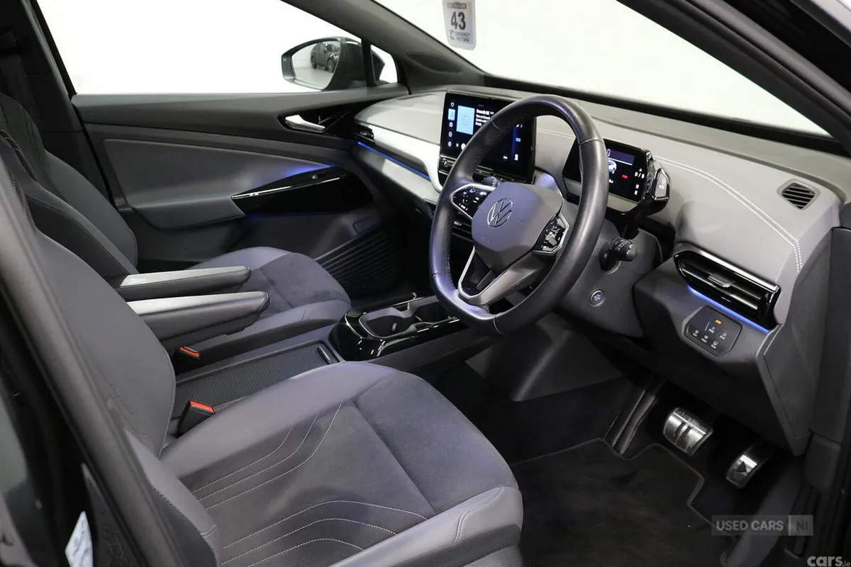 Volkswagen ID.4 SUV, Electric, 2023, Black