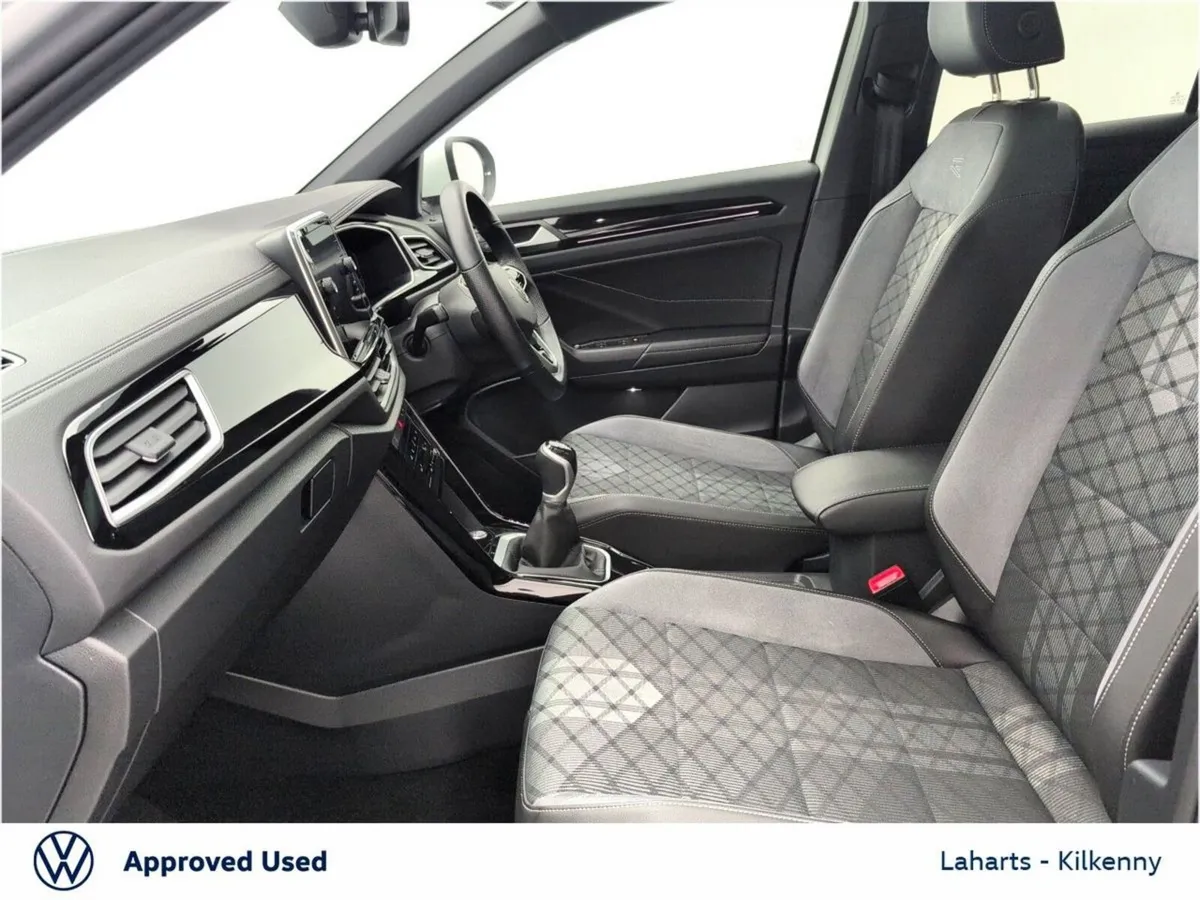 Volkswagen T-Roc SUV, Petrol, 2023, White