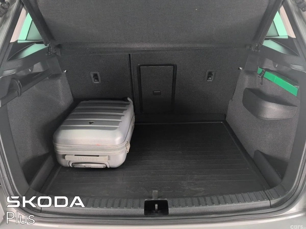 Skoda Karoq SUV, Petrol, 2024, Grey