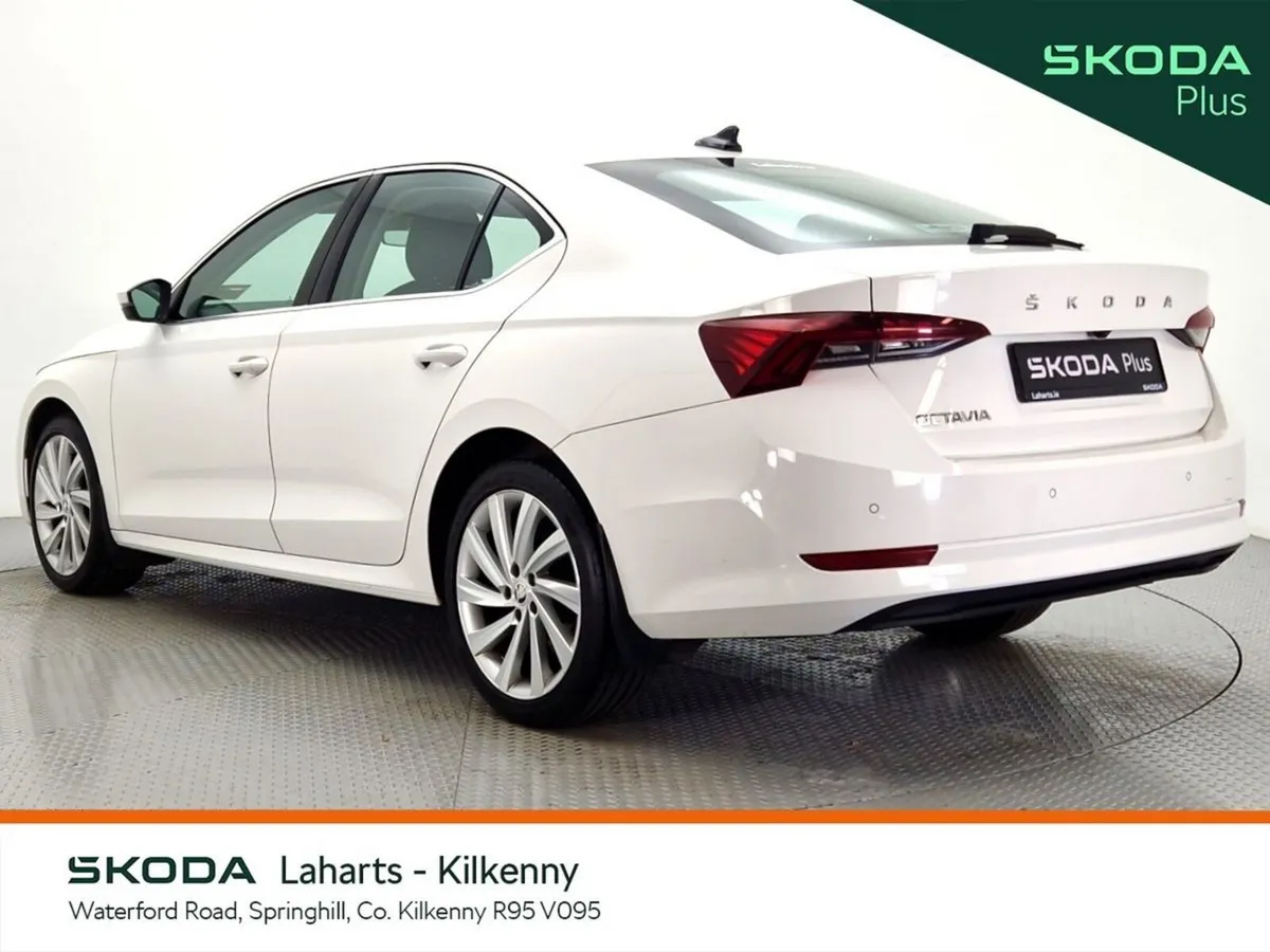 Skoda Octavia Saloon, Petrol, 2023, White