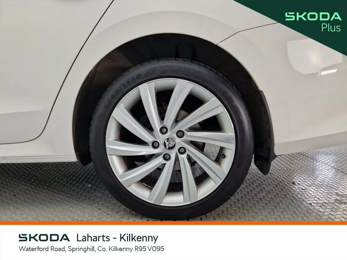 Skoda Octavia Saloon, Petrol, 2023, White