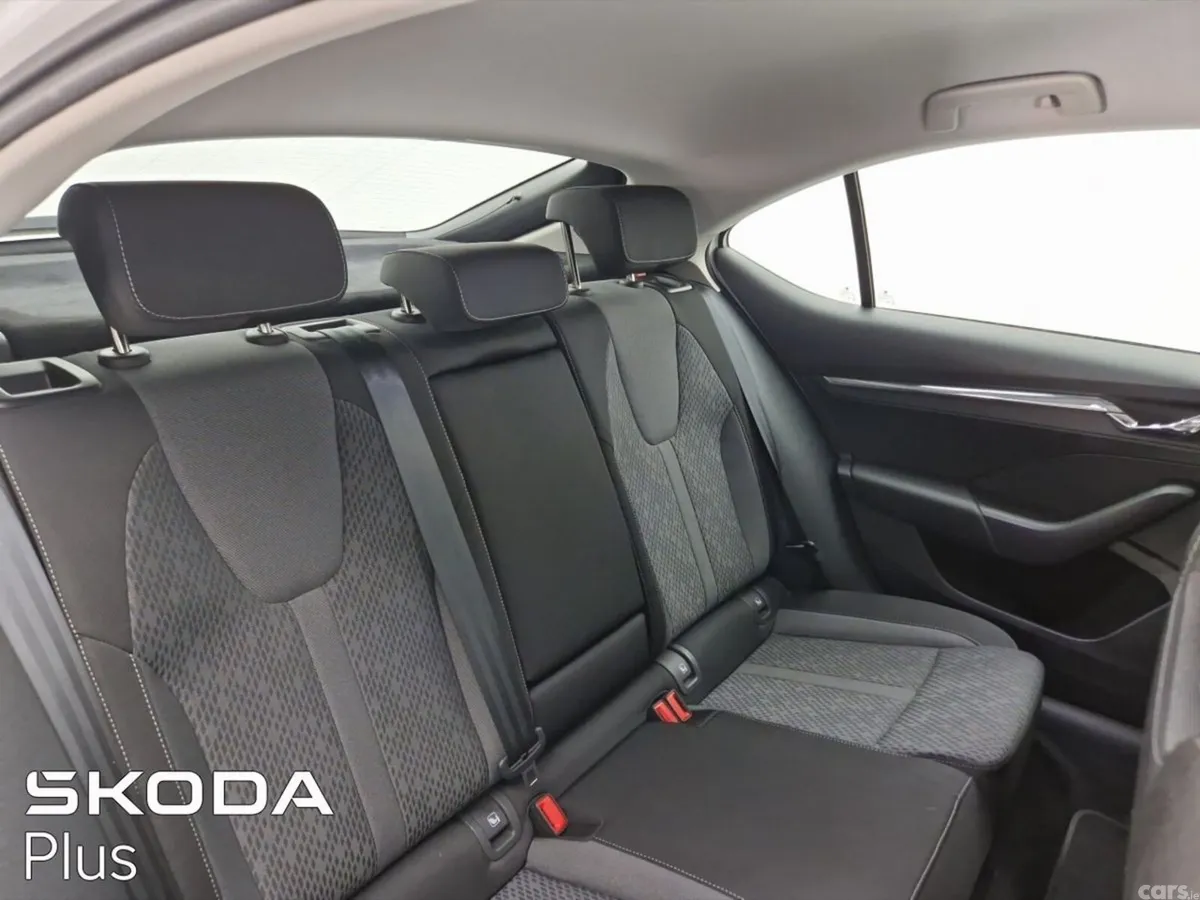 Skoda Octavia Saloon, Petrol, 2023, White