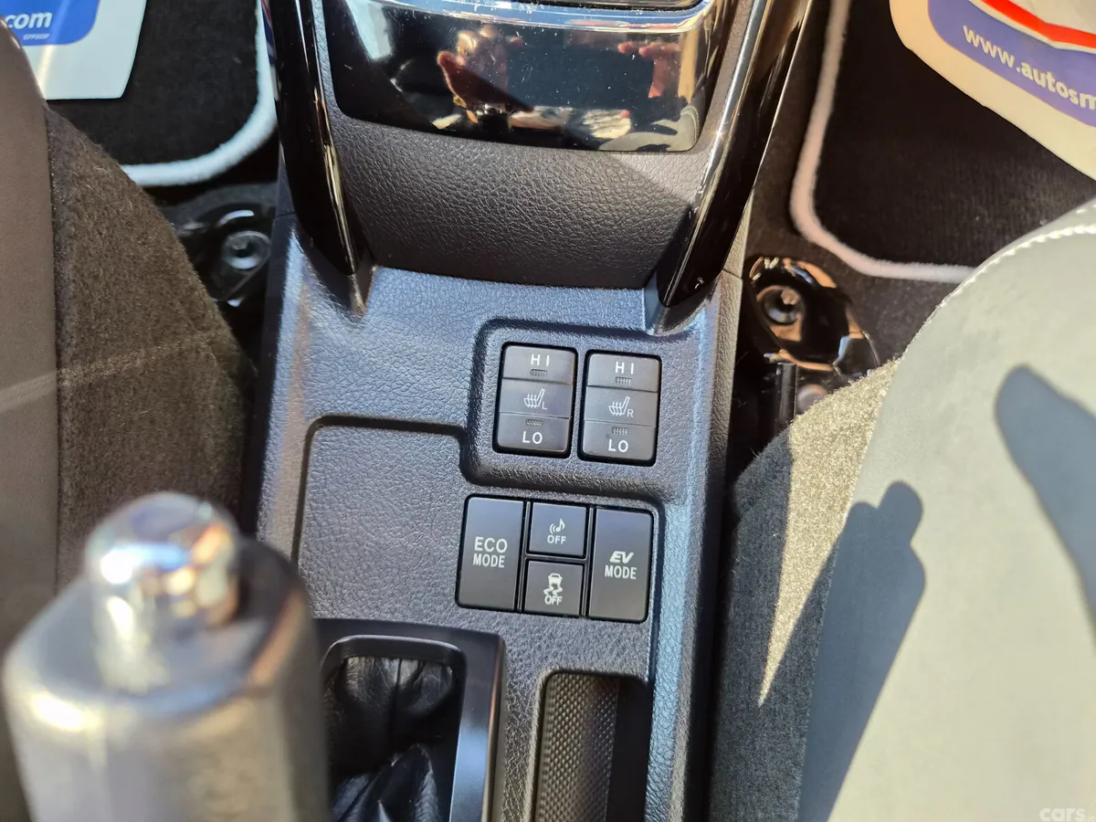 Toyota Corolla Saloon, Petrol Hybrid, 2018, Red