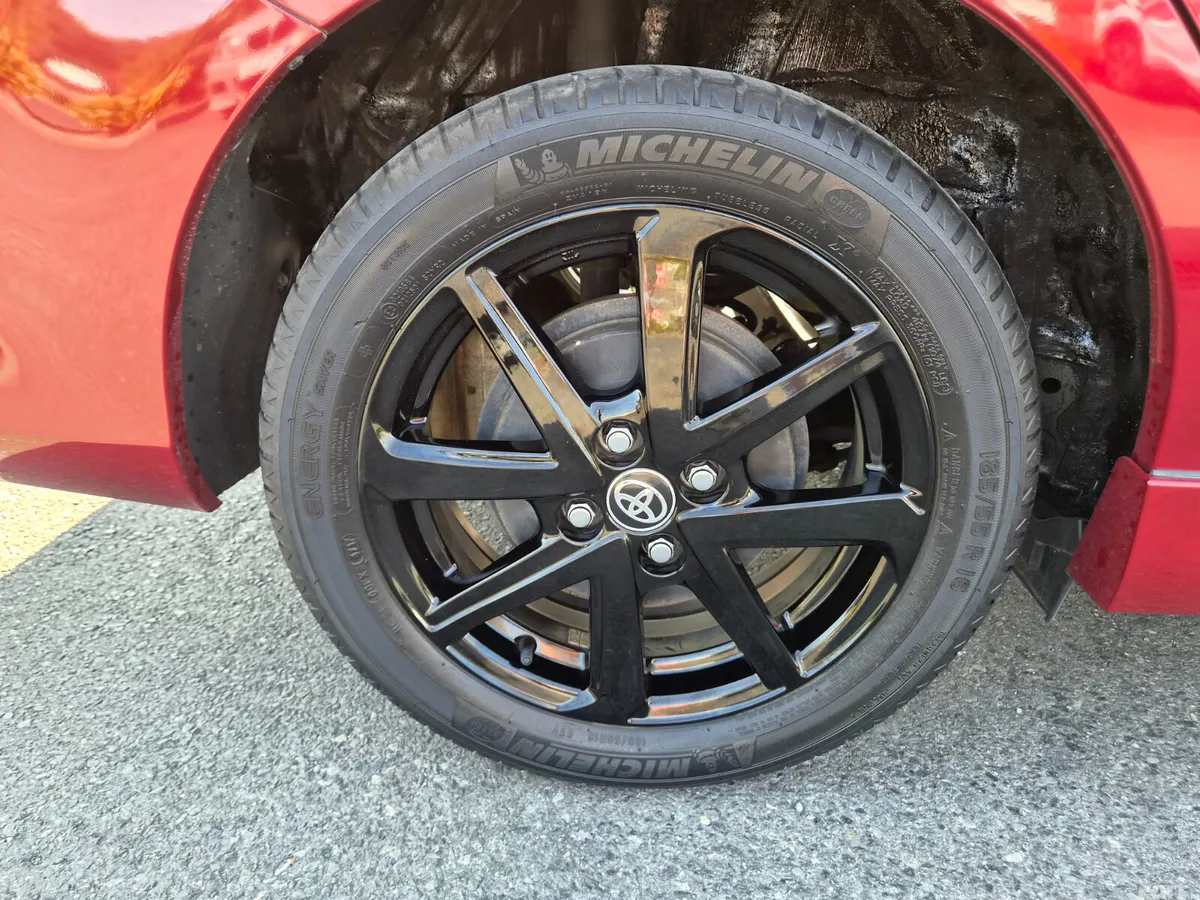 Toyota Corolla Saloon, Petrol Hybrid, 2018, Red