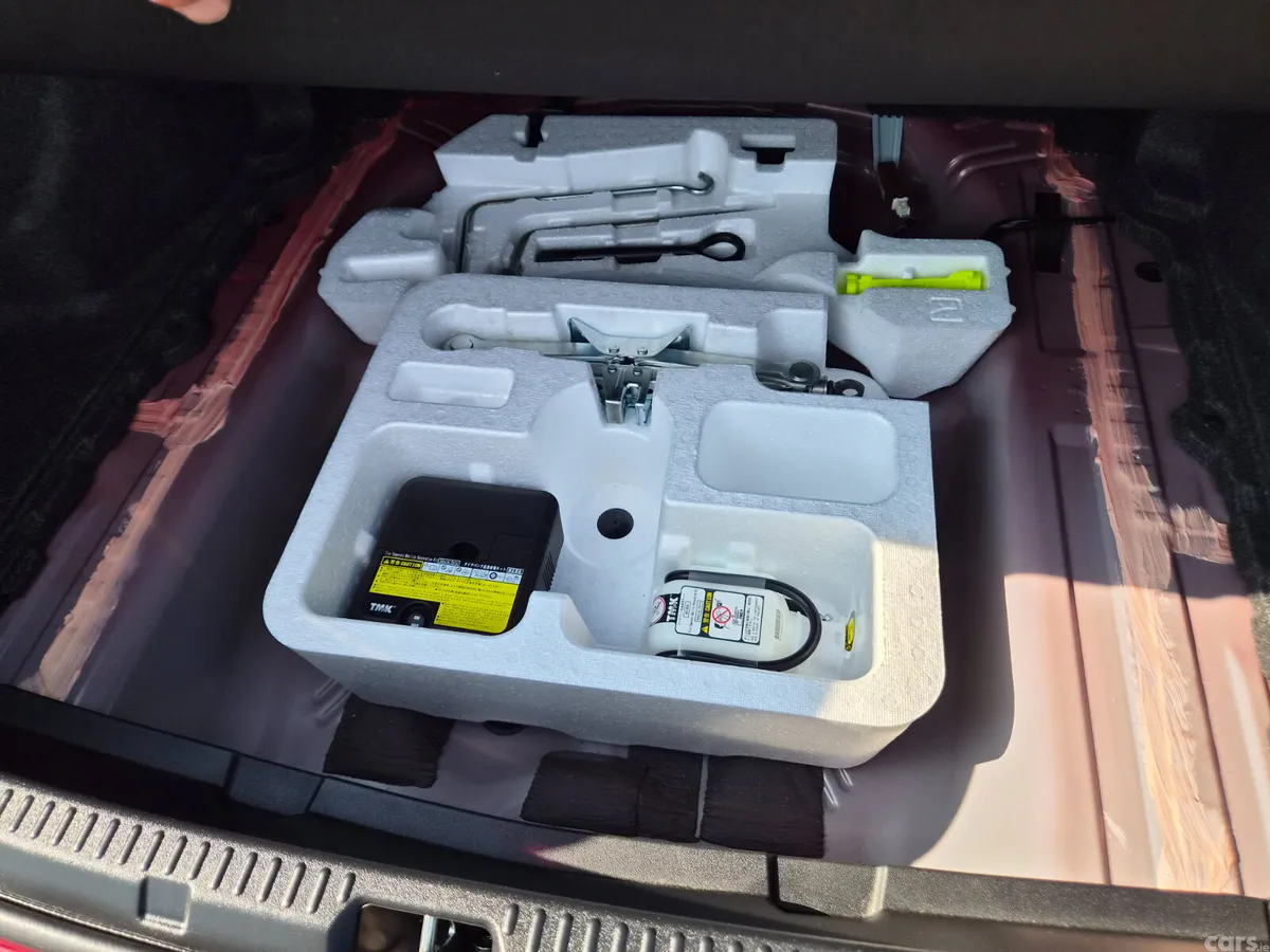 Toyota Corolla Saloon, Petrol Hybrid, 2018, Red