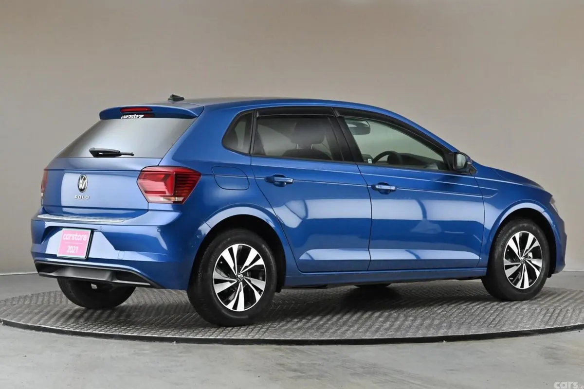 Volkswagen Polo Hatchback, Petrol, 2021, Blue