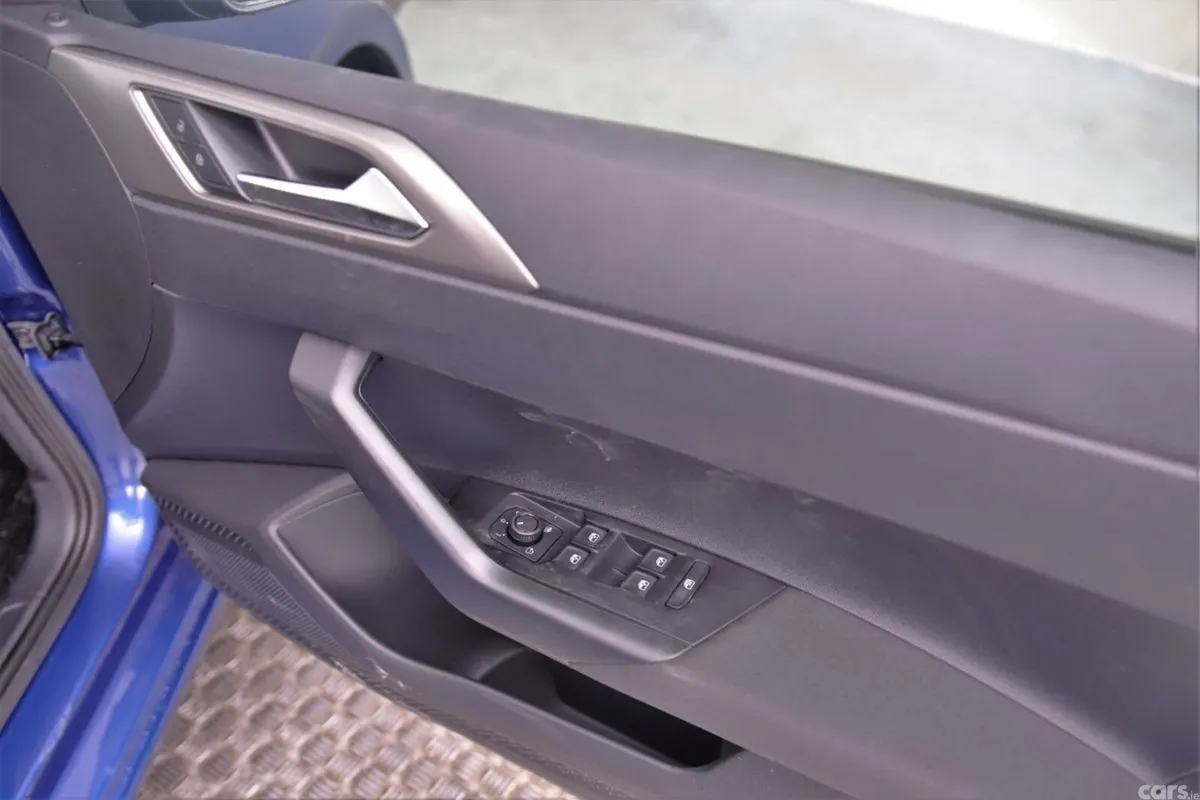 Volkswagen Polo Hatchback, Petrol, 2021, Blue