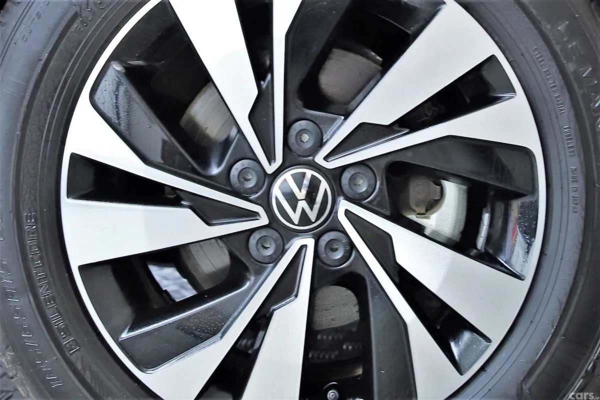 Volkswagen Polo Hatchback, Petrol, 2021, Blue