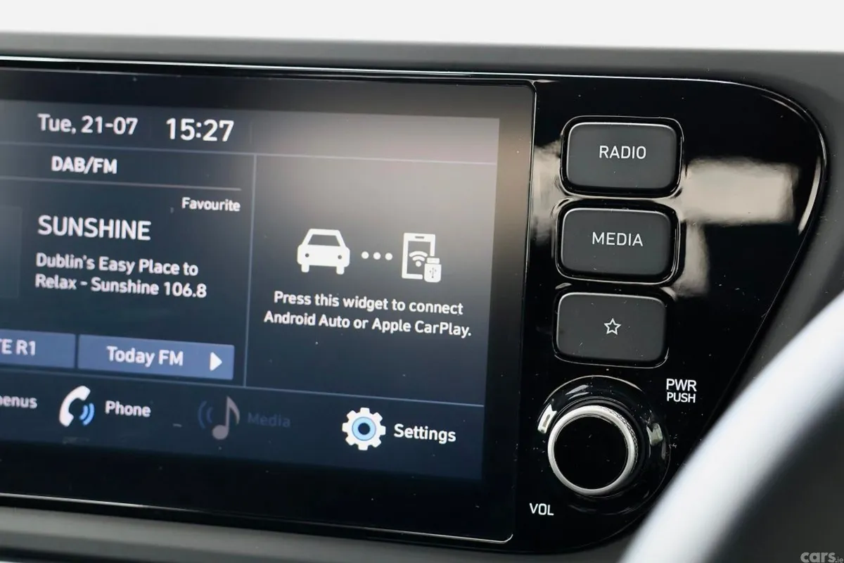 Hyundai i20 Hatchback, Petrol, 2023, White