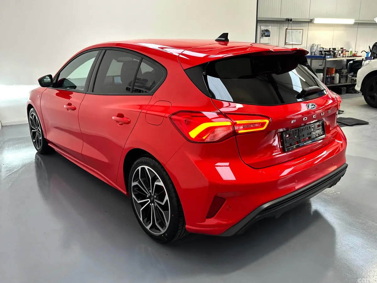 Ford Focus Hatchback, Petrol Hybrid, 2021, Red