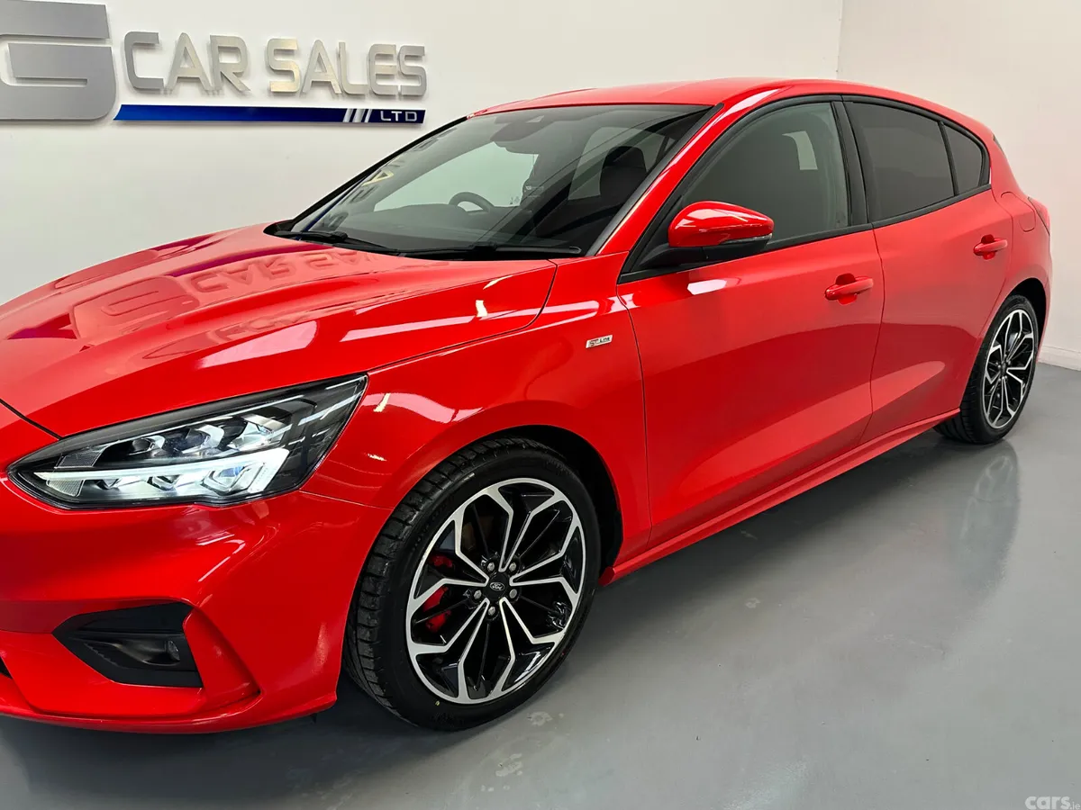 Ford Focus Hatchback, Petrol Hybrid, 2021, Red