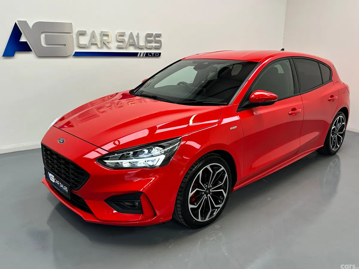 Ford Focus Hatchback, Petrol Hybrid, 2021, Red