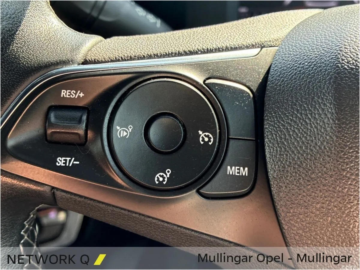 Opel Mokka SUV, Petrol, 2023, Blue
