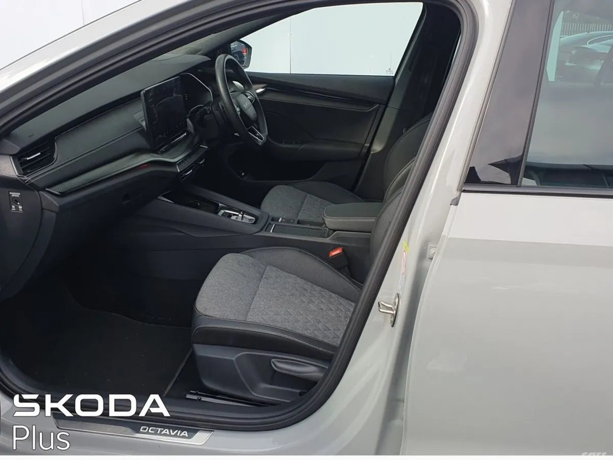 Skoda Octavia Saloon, Diesel, 2026, Grey