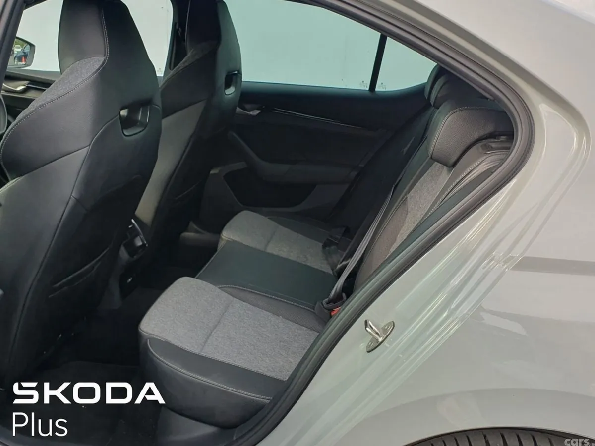 Skoda Octavia Saloon, Diesel, 2026, Grey