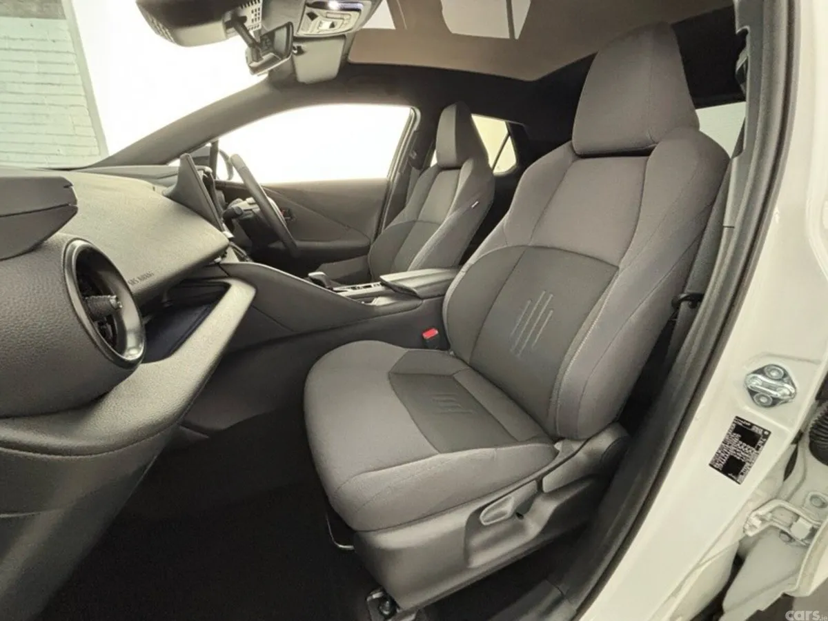 Toyota C-HR SUV, Petrol Hybrid, 2026, White