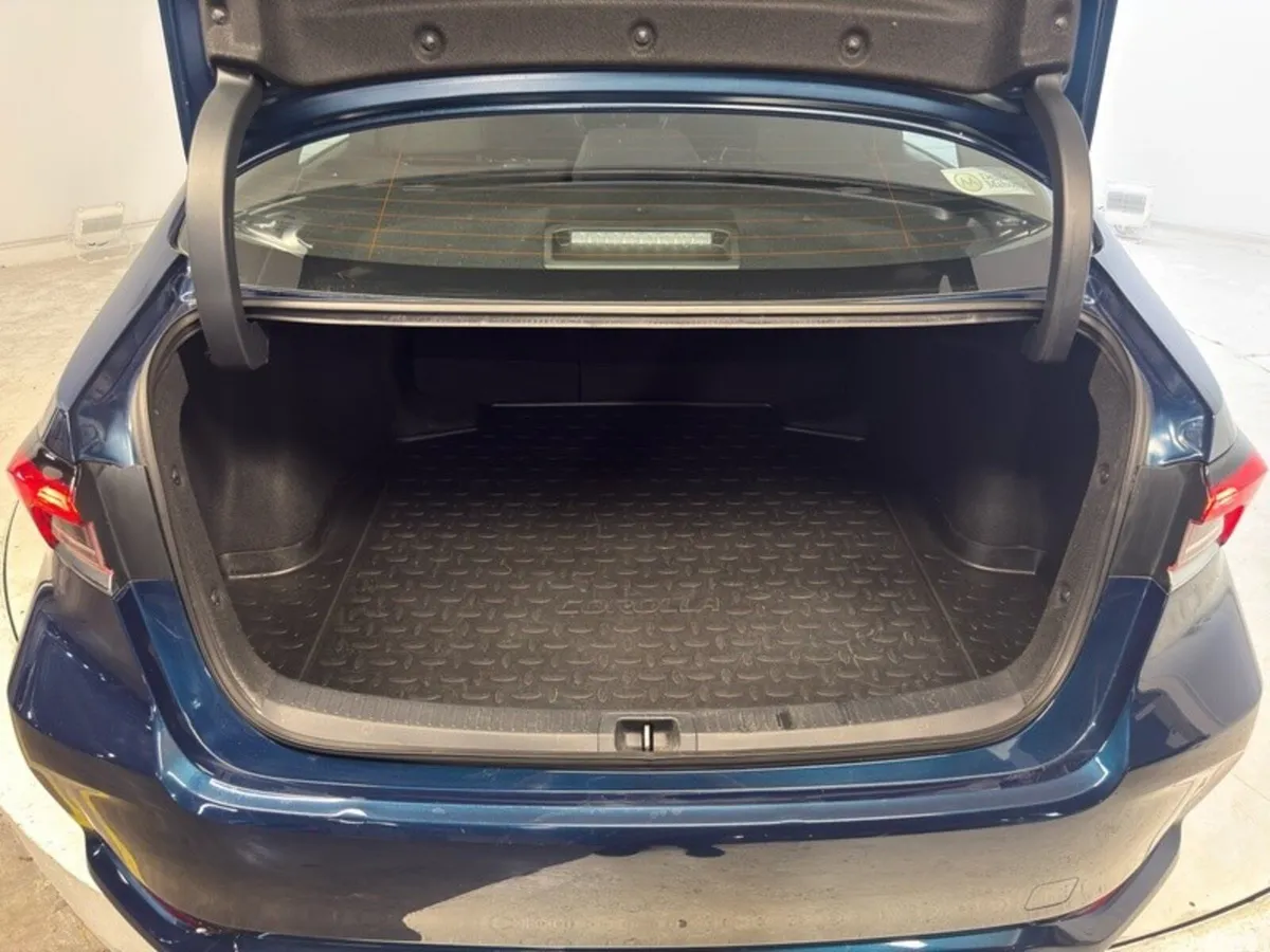 Toyota Corolla Saloon, Petrol Hybrid, 2023, Blue