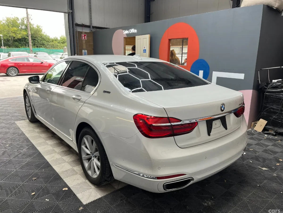 BMW 7-Series Saloon, Petrol Plug-in Hybrid, 2016, White
