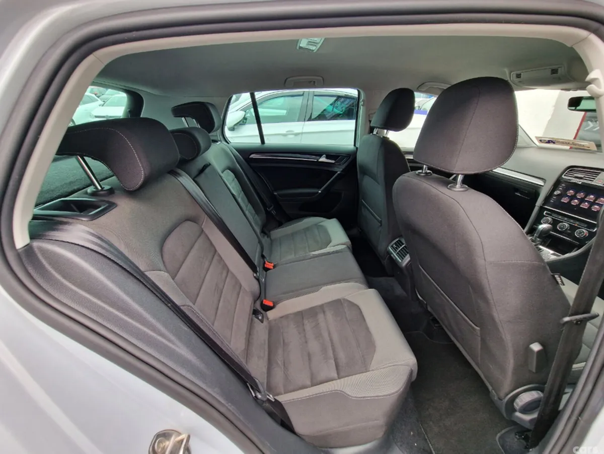 Volkswagen Golf Hatchback, Diesel, 2017, Silver