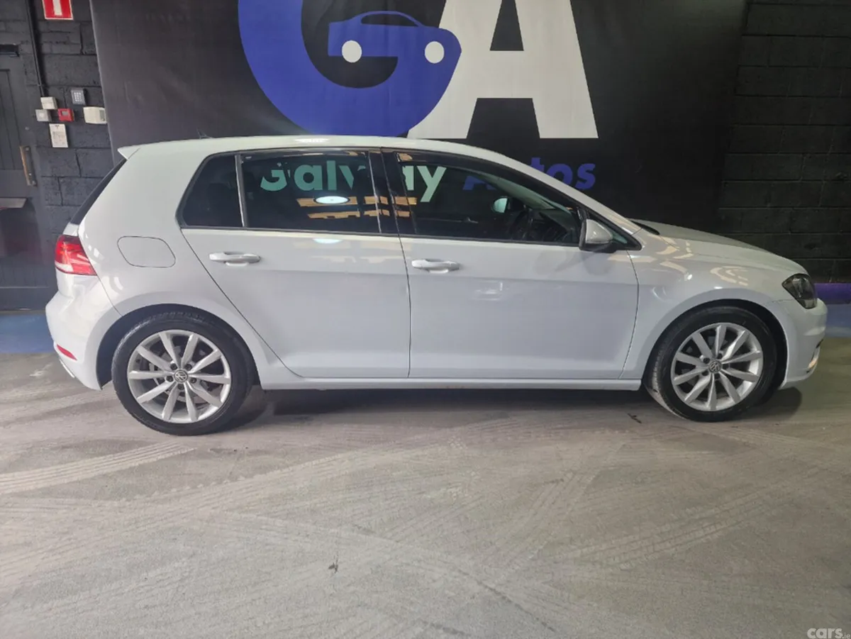 Volkswagen Golf Hatchback, Diesel, 2017, Silver