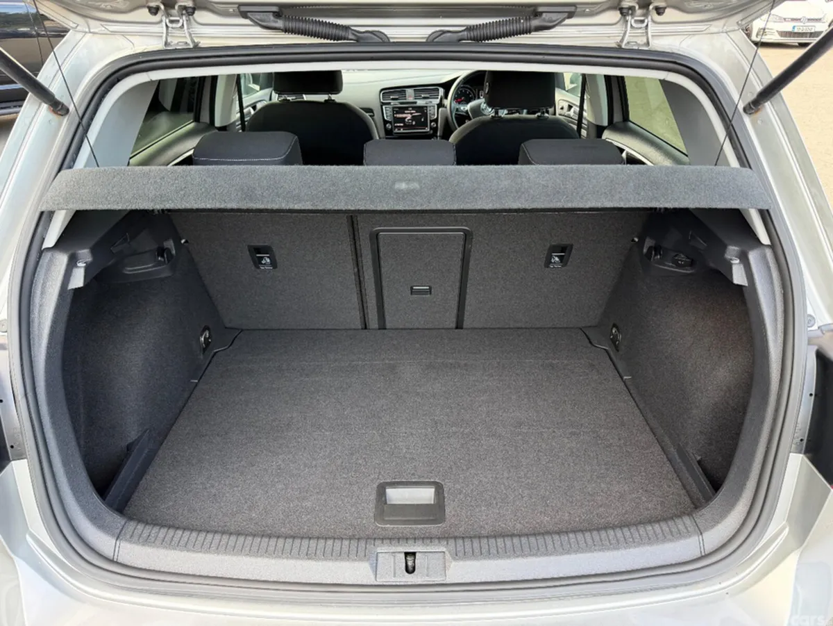 Volkswagen Golf Hatchback, Petrol, 2015, Silver