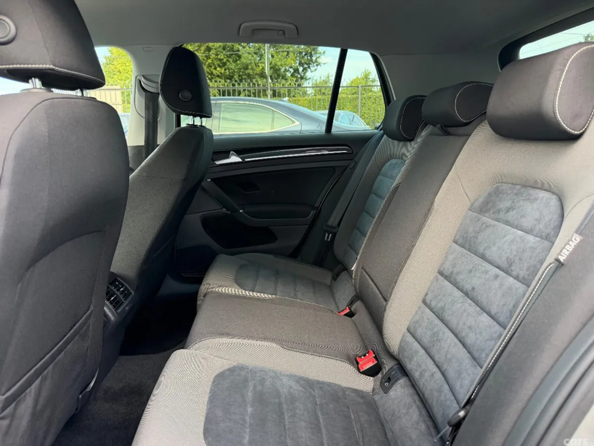 Volkswagen Golf Hatchback, Petrol, 2015, Silver